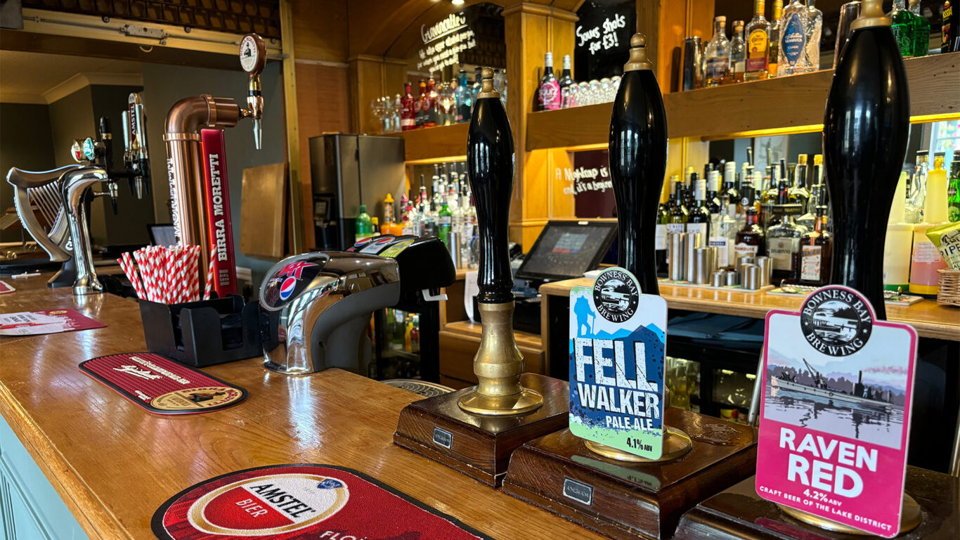 Tavern-Bar-Dining-Room-Lake-District-Castle-Inn-11